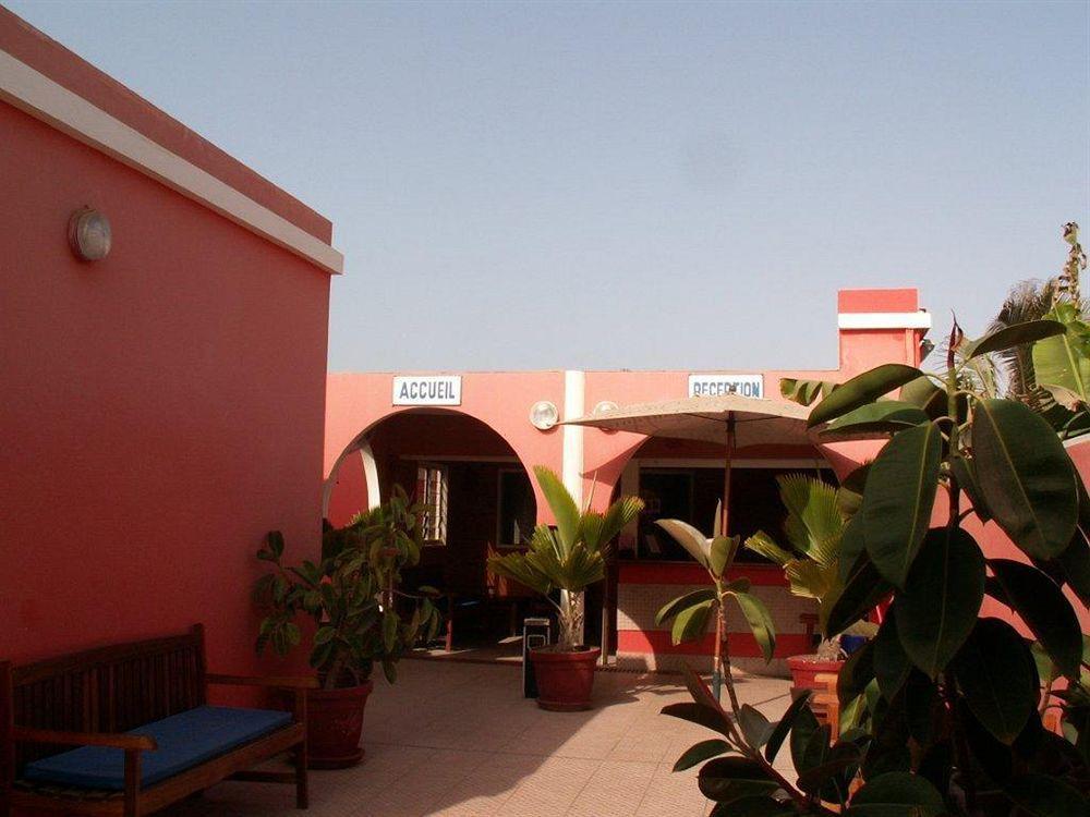 Hotel La Madrague Dakar Bagian luar foto