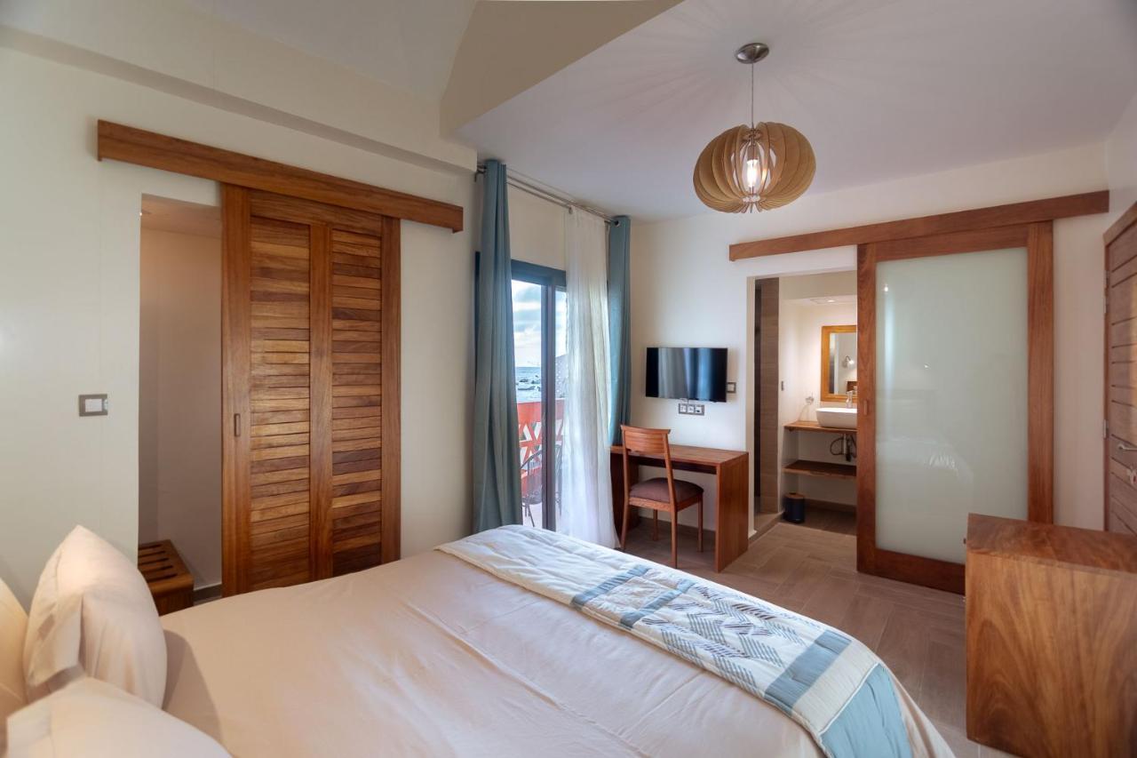Hotel La Madrague Dakar Bagian luar foto