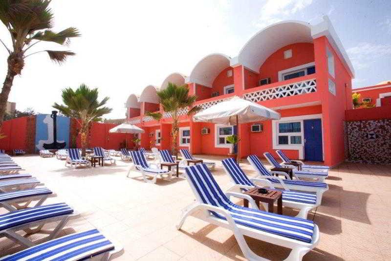 Hotel La Madrague Dakar Bagian luar foto